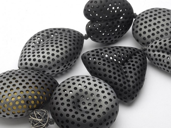 Kathleen Dustin Workshop in Montreal HollowBeadDetail