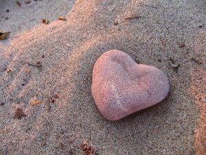 Heart-rock-on-the-sandy-beach-of-Centre-Island-Toronto-Islands